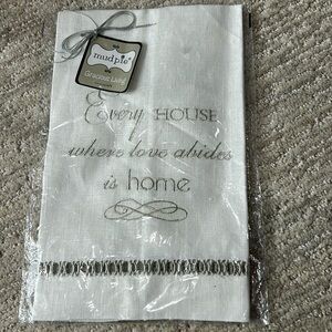 Mud Pie White Linen Guest Towel with Embroidery